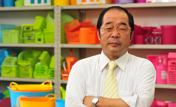 Founder of Daiso, Japan’s 100-Yen Shop, Hirotake Yano, Dies at 80